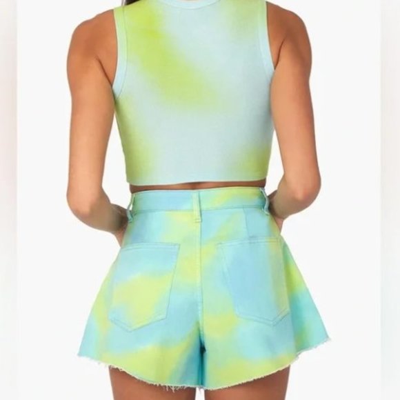 WeWoreWhat Flare Bell Short in Tie Dye Stretch Twill Denim - Size 25 - Picture 3 of 5